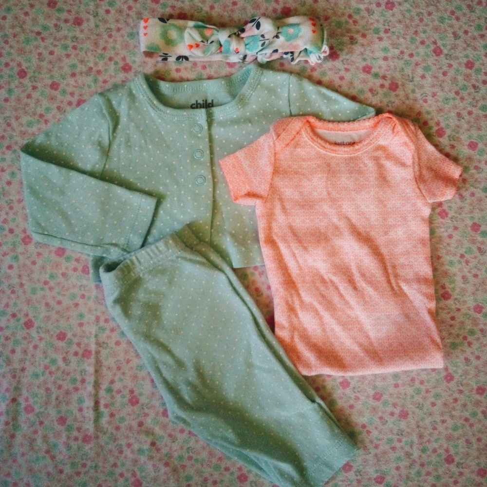 Baby Bundle! 🌸4pc. Onsie and Headband 0-3M